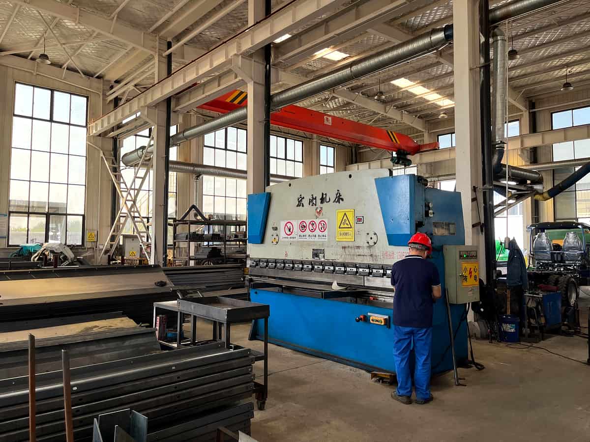 Metal forming operation in the HUIFU factory
